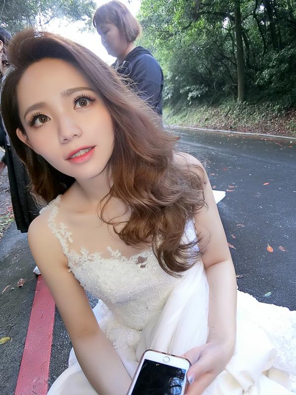 婚紗推薦 首選唯你 婚紗攝影，台北婚紗 中最推薦的高質感 婚紗照，拍婚紗 優惠實在，給新人最幸福的 婚紗攝影 體驗，客製化 婚紗照 包套，網路評價一致好評 婚紗價格 最透明的 婚紗攝影 團隊，實現您夢幻婚禮就在唯你 婚紗攝影。